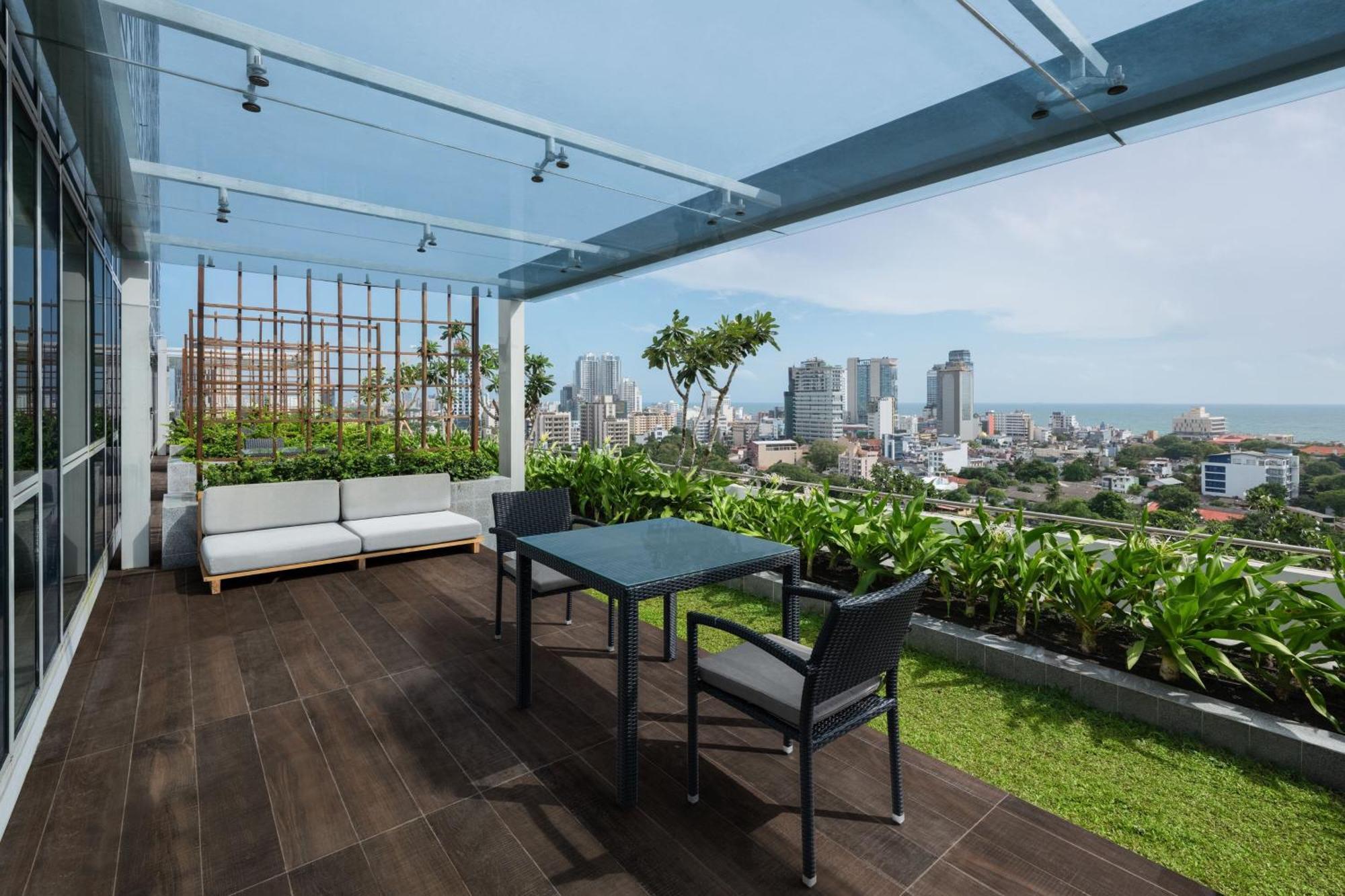 Courtyard By Marriott Colombo Hotel Exterior foto